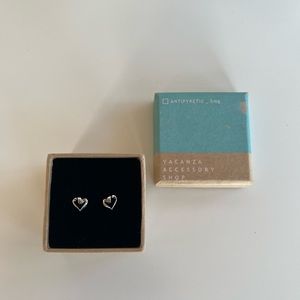 925 Sterling Silver Small Hearts with a Twist Brand New